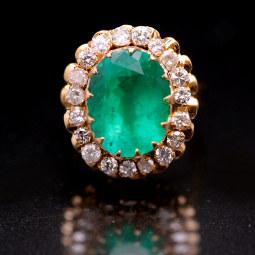 Rich Green Emerald Diamond Ring